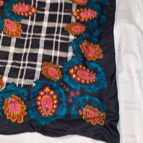 Vintage Diane Von Furstenberg Paisley Scarf 43” x 43” - Picture 8 of 16